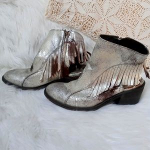 Icy White/Silver Distressed Fringe Ankle Boots 6